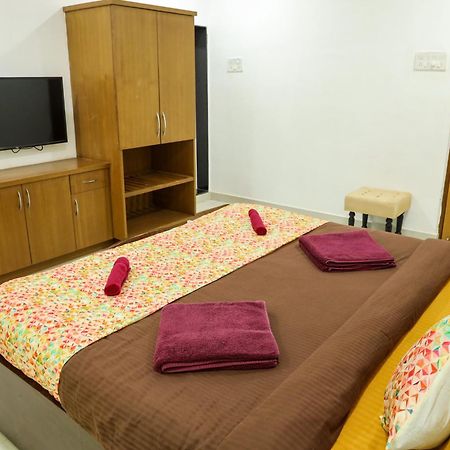 Surya Kiran Miramar Acomodação com café da manhã Pangim Quarto foto