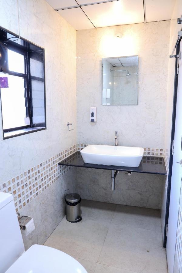 Surya Kiran Miramar Acomodação com café da manhã Pangim Exterior foto