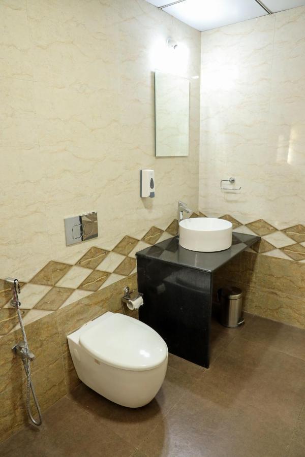 Surya Kiran Miramar Acomodação com café da manhã Pangim Exterior foto