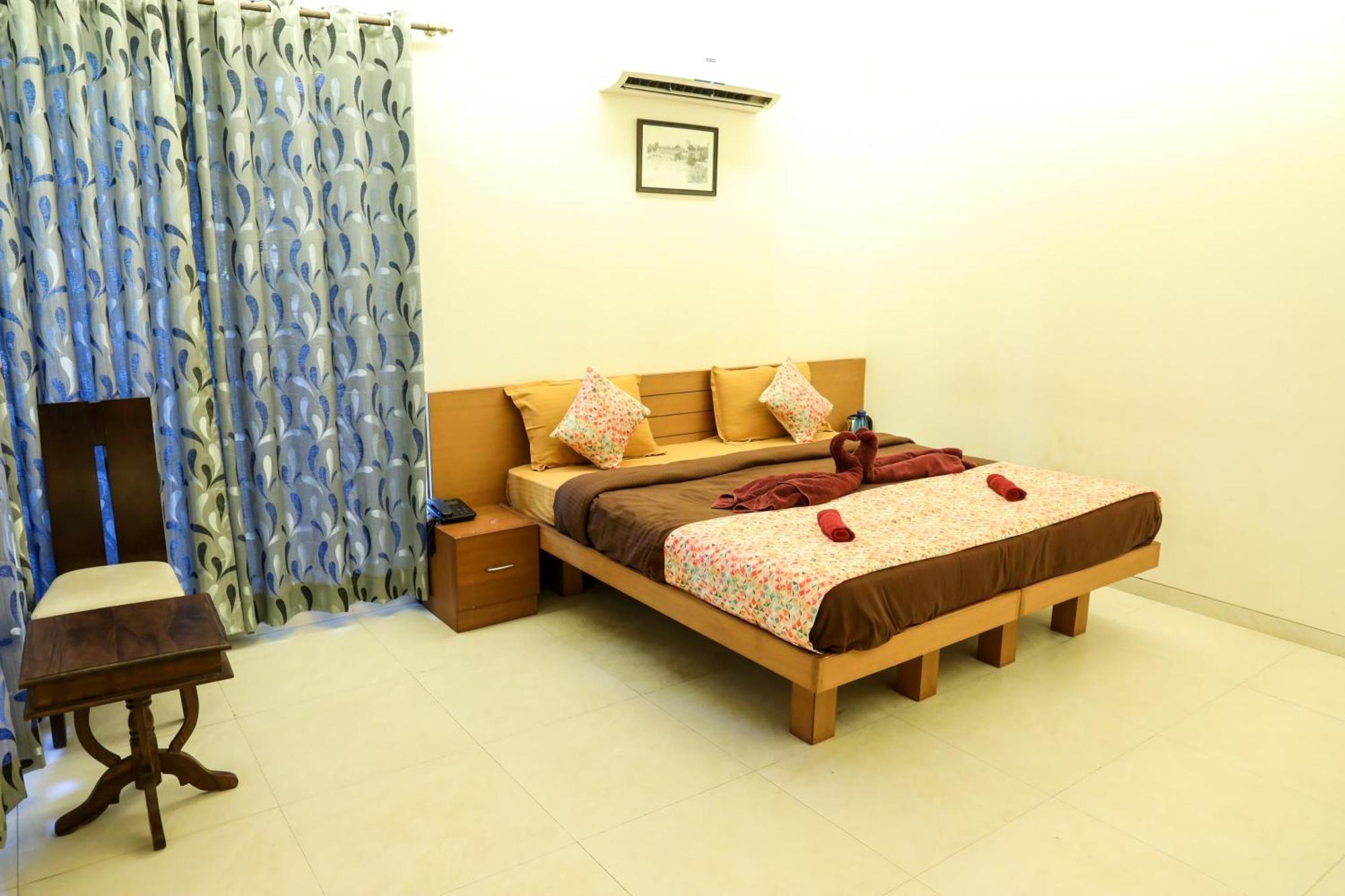 Surya Kiran Miramar Acomodação com café da manhã Pangim Quarto foto