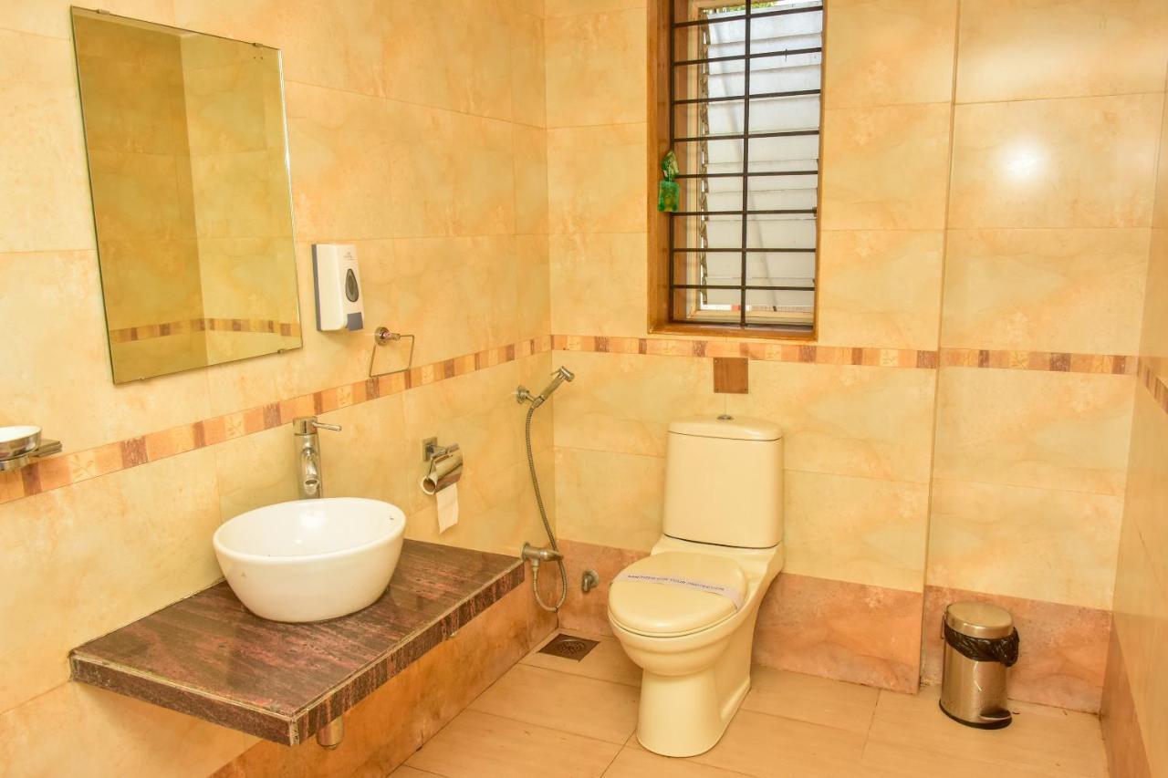 Surya Kiran Miramar Acomodação com café da manhã Pangim Exterior foto